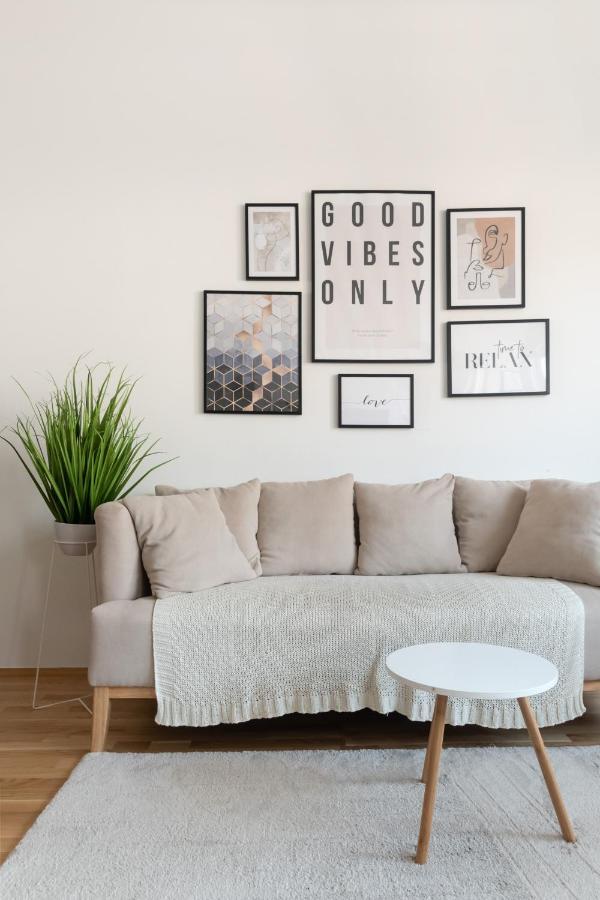 Appartamento Modern, Bright -close To The Center In A Quiet Area *
