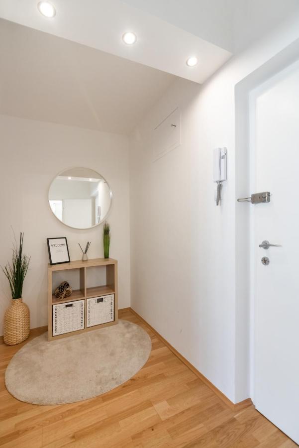 Modern, Bright -close To The Center In A Quiet Area Vienna